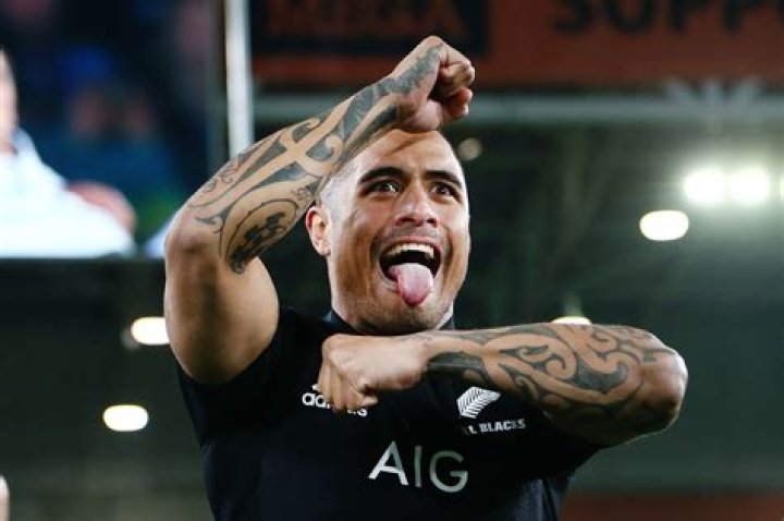 Fame | Aaron Smith net worth and salary income estimation Jan, 2024