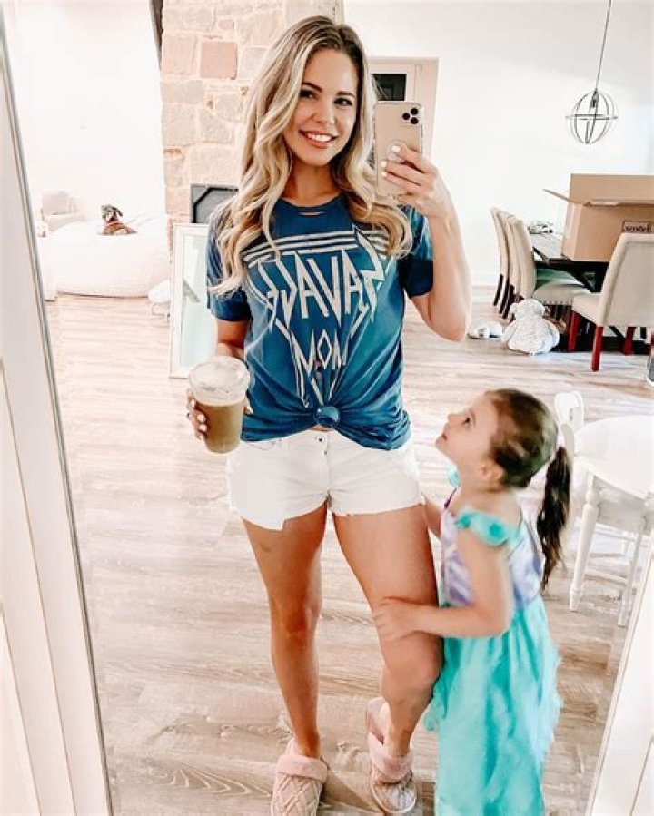 Aaryn Gries - Net Worth, Age, Height, Birthday, Bio, Wiki!