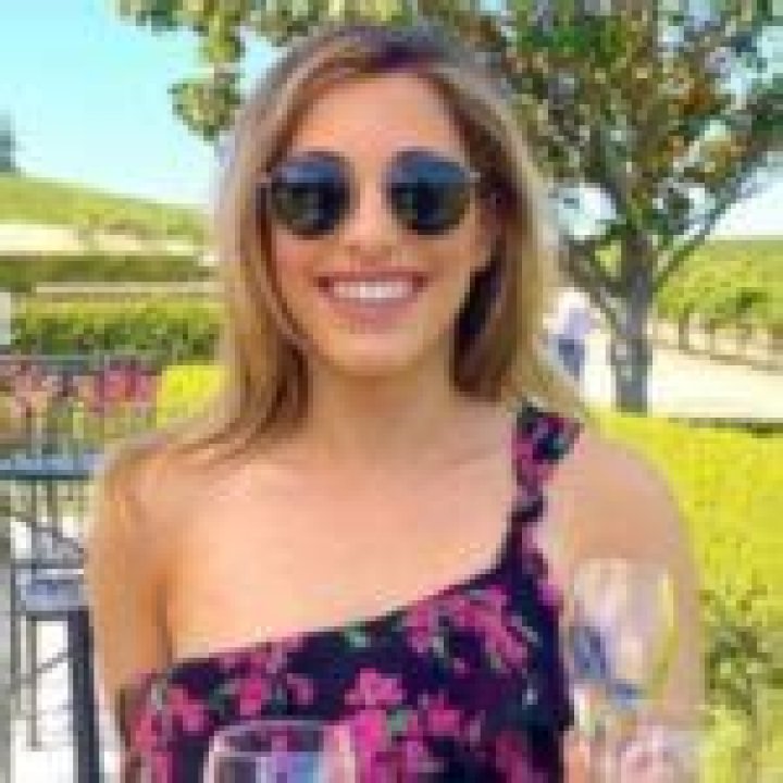 Married, Husband, Age, Family & Facts 