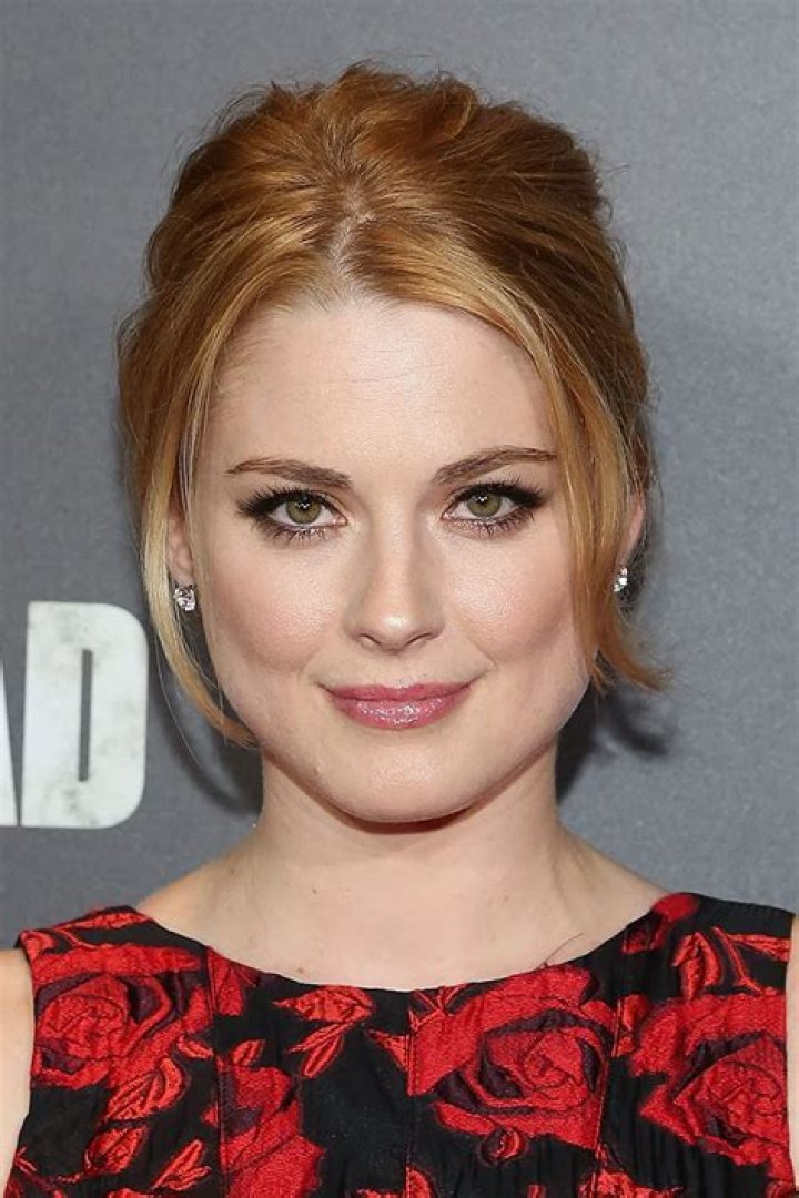 ‘This is Us’ Alexandra Breckenridge Wiki, Bio, Age, Height, Husband, Net Worth 2020!!