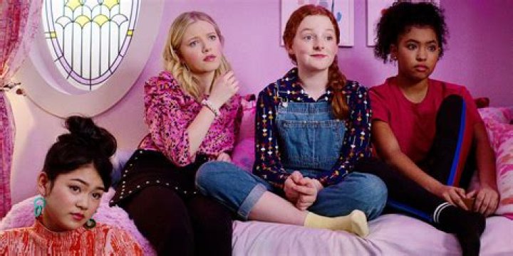 All of The Baby-Sitters Club style inspo you need this back-to-school season