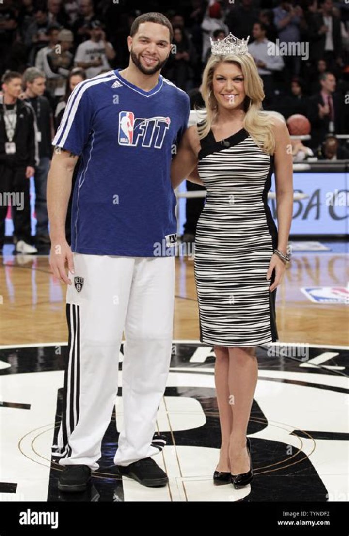 Amy Young Williams, Deron Williams Wife