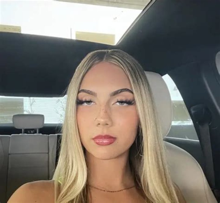 Arianna Flowers Net Worth, Age, Height, Bio, Birthday, Wiki!