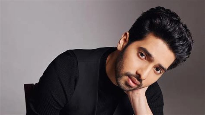 Armaan Malik Net Worth, Age, Height, Bio, Birthday, Wiki!