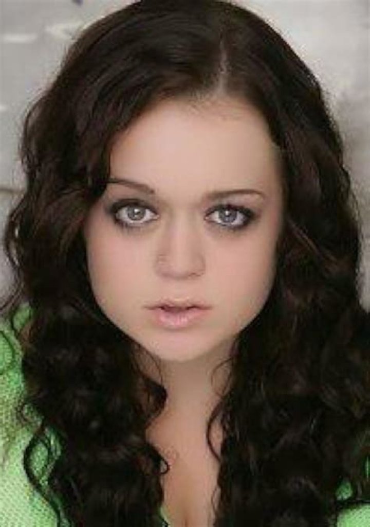 Ashley Loren Net Worth, Age, Height, Bio, Birthday, Wiki!