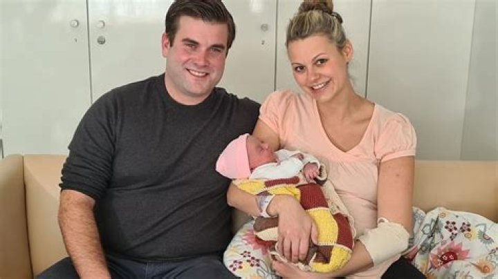 Aynur FamilyFunLife’s Girlfriend: Who is Aynur FamilyFunLife Dating?