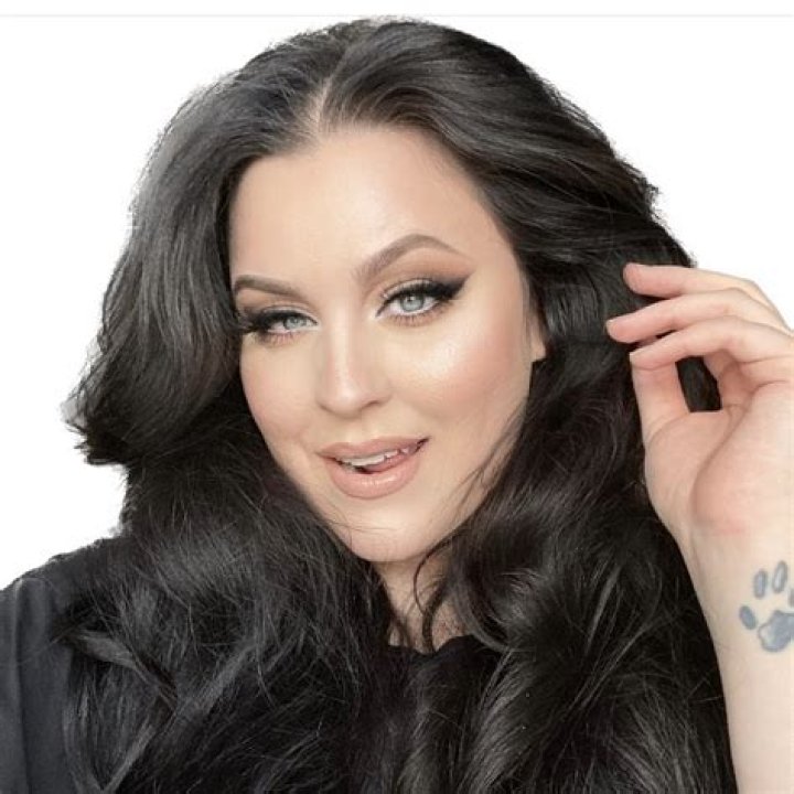 Bailey Van Der Veen Net Worth 2024, Age, Height, Bio, Birthday, Wiki!