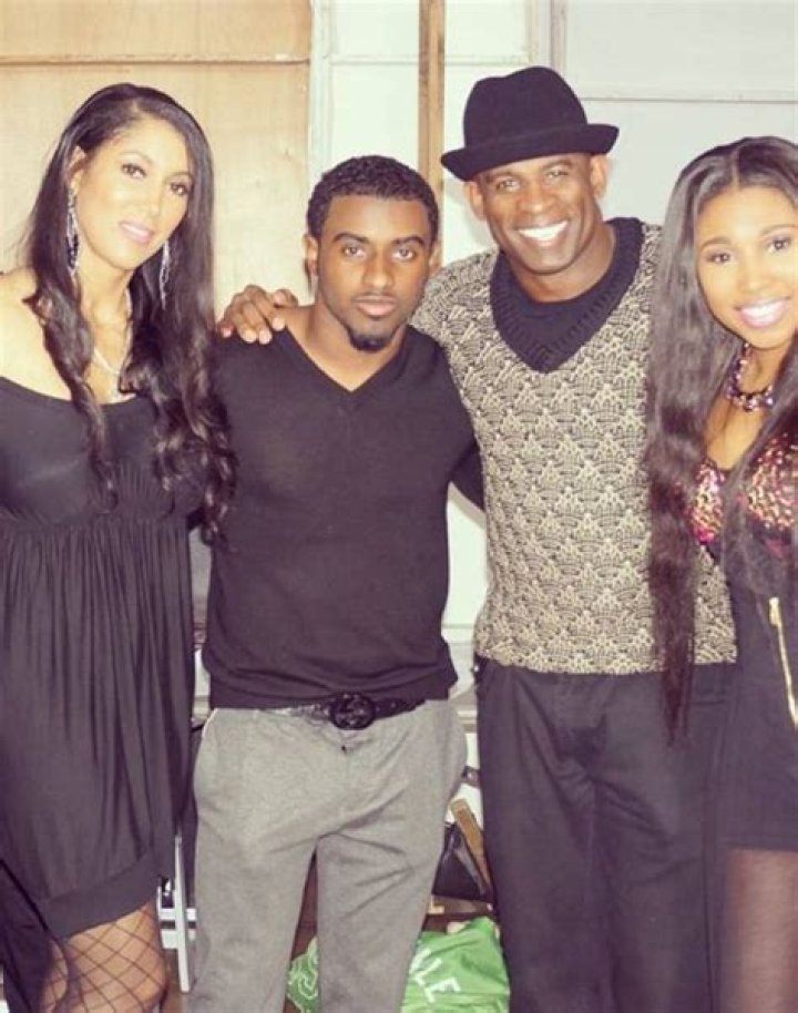 Fame | Carolyn Chambers net worth and salary income estimation Apr, 2024