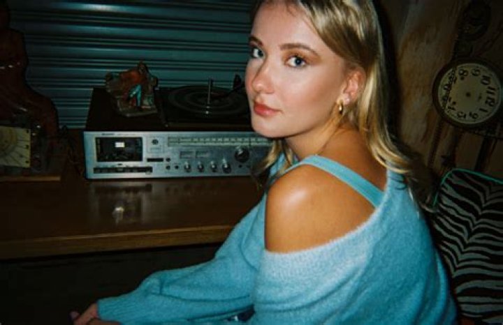 Rising Pop Starlet Elise Eriksen talks "Smile" and "Less"