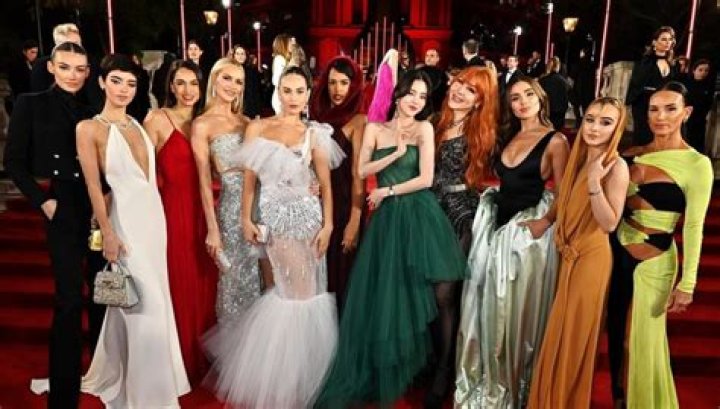 CelebMix Twitter Fandom Awards 2017 Winner: Dose Of Tradley – Best The Vamps Account