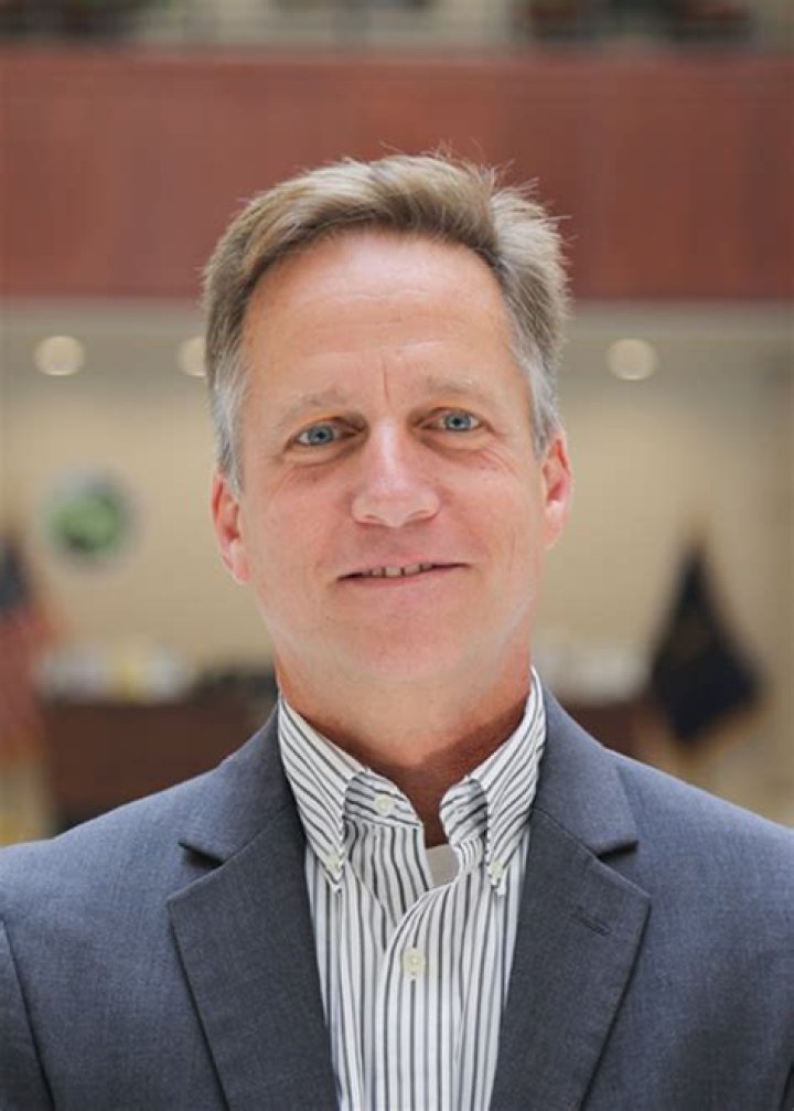 Chris Russell - Net Worth, Age, Height, Birthday, Bio, Wiki!