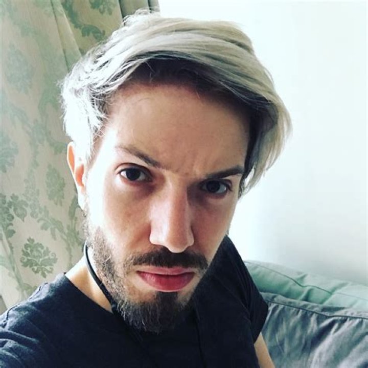 Chris Trott – Wiki, Age, Height, Net Worth, Girlfriend, Ethnicity