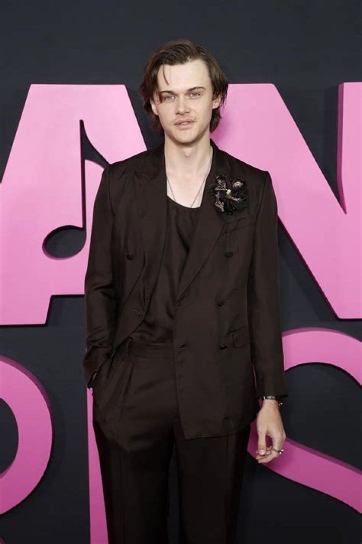 Christopher Briney- Wiki, Age, Net Worth, Girlfriend, Height, Career