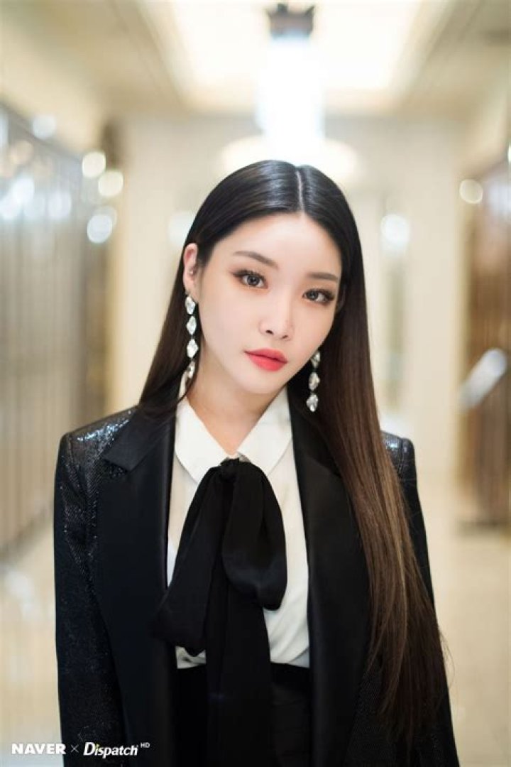 Chung-ha Kim - Net Worth, Age, Height, Birthday, Bio, Wiki!
