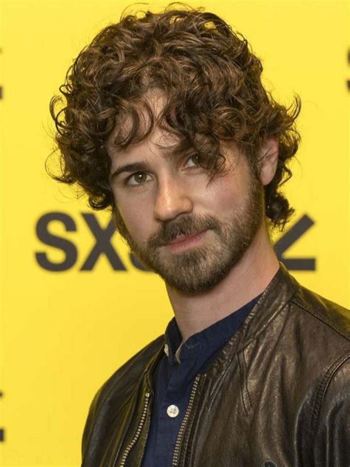 Connor Paolo- Wiki, Age, Height, Net Worth, Girlfriend, Ethnicity