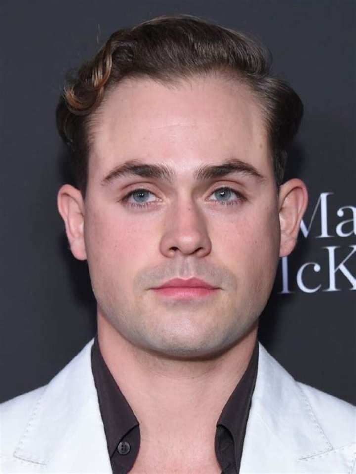 Dacre Montgomery- Bio, Age, Height, Net Worth, Girlfriend, Dating