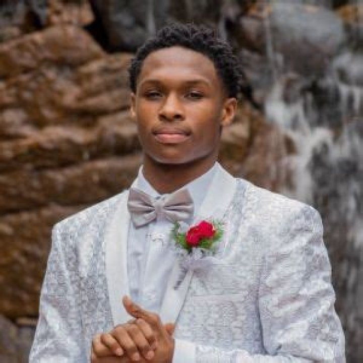 Darnell Mooney Bio; Injury, Net Worth, College, Dating, Facts