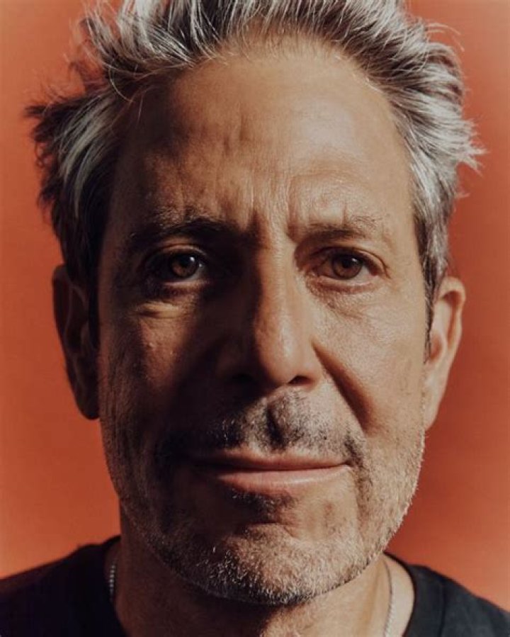 Darren Star- Wiki, Age, Height, Net Worth, Girlfriend, Ethnicity