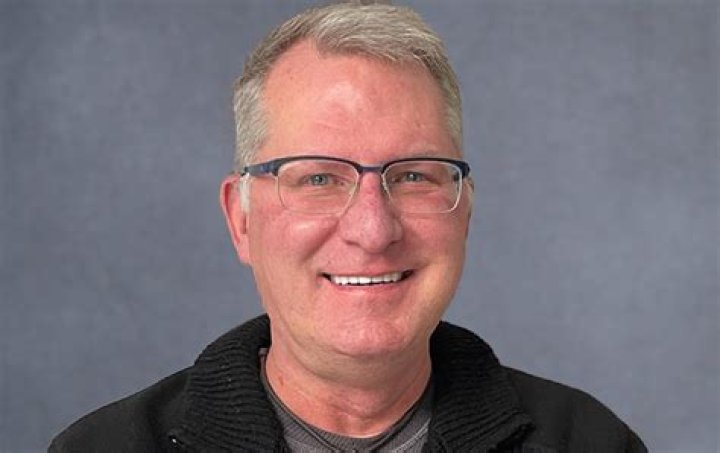 Dave Pelzer Net Worth, Age, Height, Bio, Birthday, Wiki!