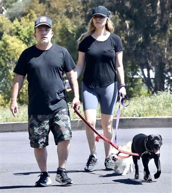 Fame | David Faustino net worth and salary income estimation Apr, 2024