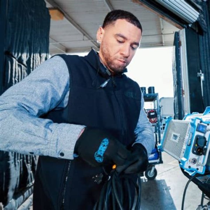 Devin Hayes Net Worth 2024, Age, Height, Bio, Birthday, Wiki!