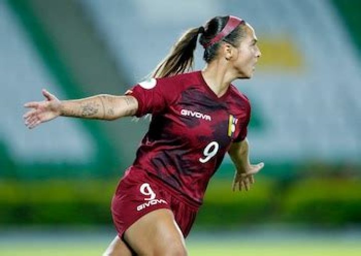 Deyna Castellanos Net Worth 2024, Age, Height, Bio, Birthday, Wiki!