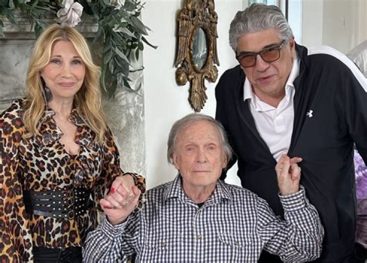 Dick Cavett Net Worth, Age, Height, Bio, Birthday, Wiki!