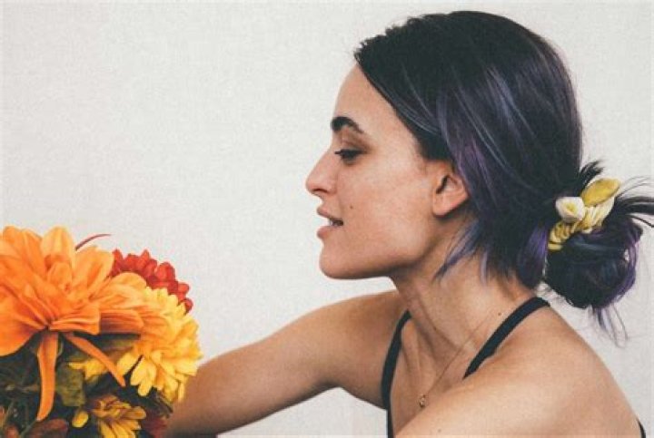 DISCOVER: Grace Coletta mixes EDM and indie for this escapist sound for her track "Daisies"