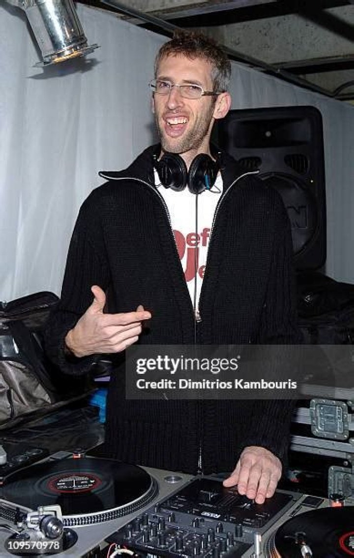 Fame | DJ Stretch Armstrong net worth and salary income estimation Apr, 2024