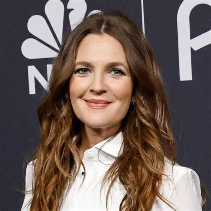 Drew Barrymore Snaps Pics Of Hollywood’s Up & Coming Actresses!