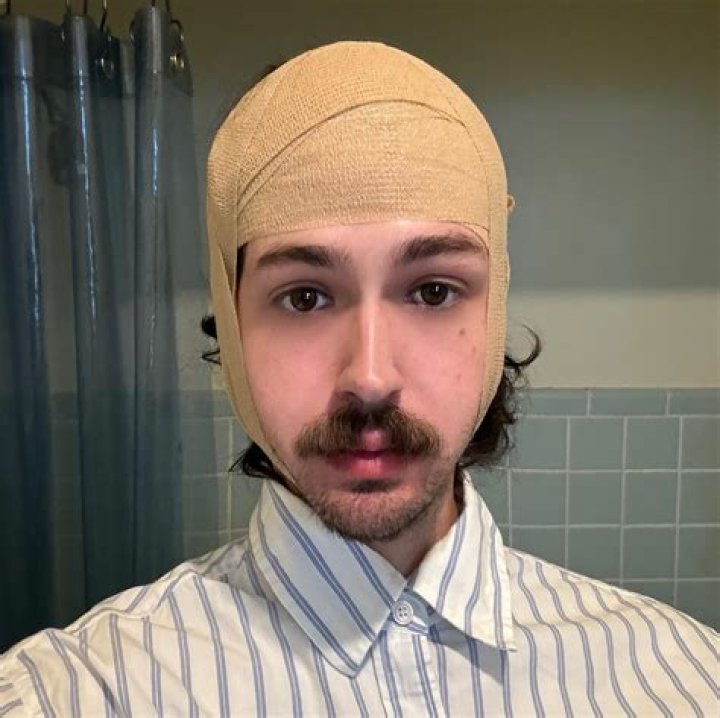 Drew Phillips- Bio, Age, Wiki, Net Worth, Height, Ethnicity, Career