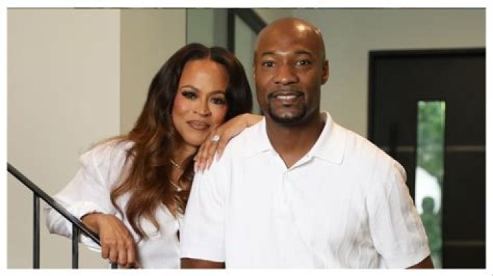 Dwayne Henderson ‘Bachelorette’ Wiki, Bio, Age, Height, Instagram, Girlfriend, Job, and Net Worth