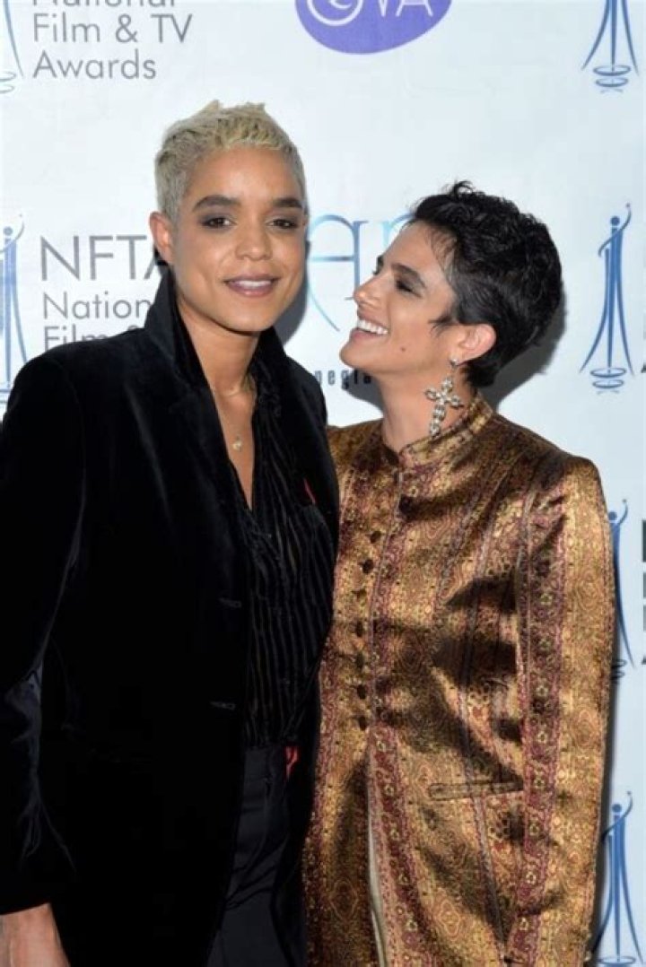 Elizabeth Ludlow - Net Worth, Age, Height, Birthday, Bio, Wiki!