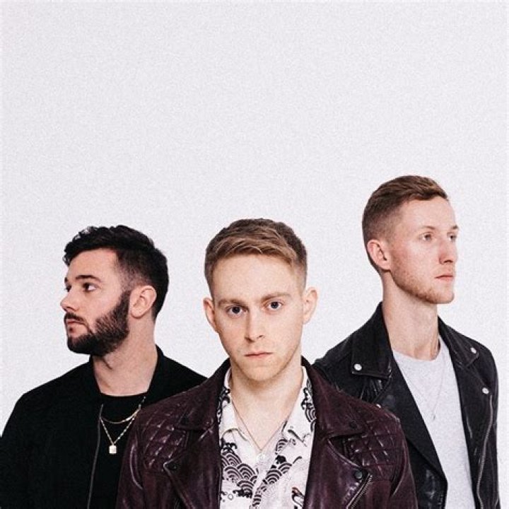 EXCLUSIVE PREMIERE: Flawes Release New Music Video For ‘Look No Further’