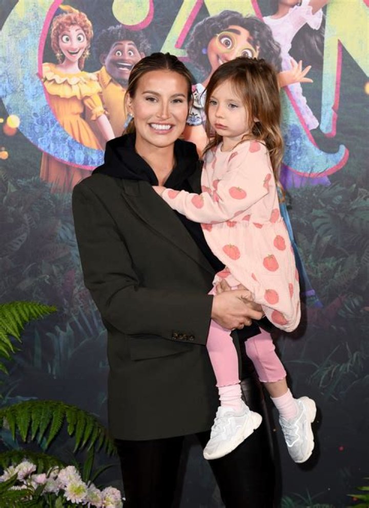 Ferne McCann's Daughter, Sunday Skye McCann Biography: Age, Net Worth, Siblings, Pictures, Instagram, Boyfriend