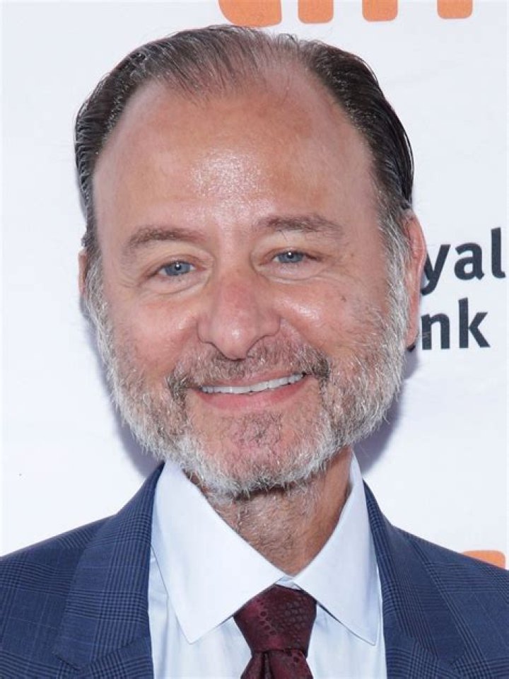 Fisher Stevens- Age, Bio, Net worth, Height, Wife, Marriage