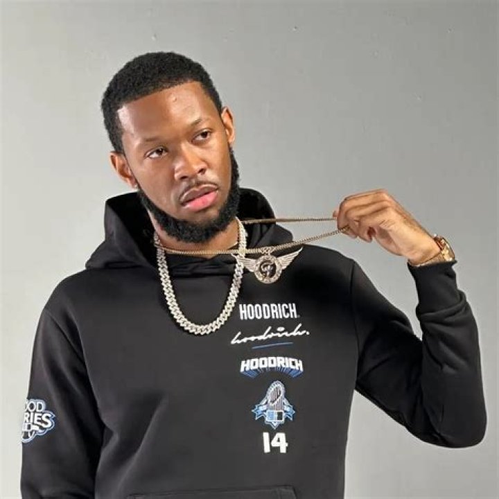 Fumez The Engineer Biography: Real Name, Net Worth, Age, Wikipedia, Girlfriend, Height, Songs, Plugged In, Studio, A92, Photos