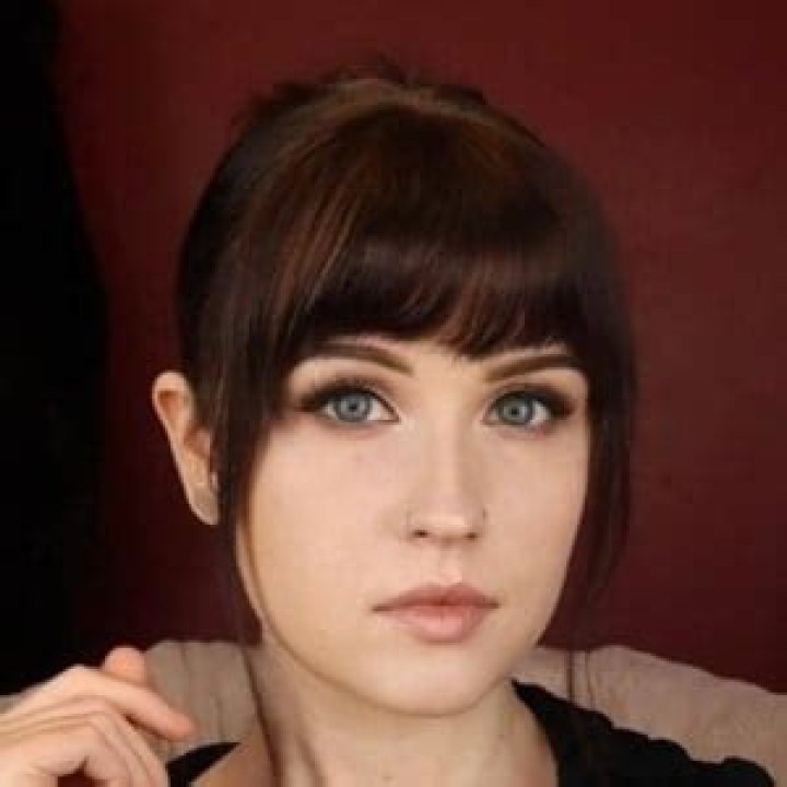 Gabby Valente - Net Worth, Age, Height, Birthday, Bio, Wiki!