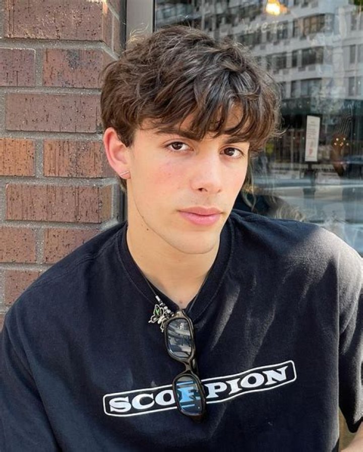 Gage Gomez - Net Worth, Age, Height, Birthday, Bio, Wiki!