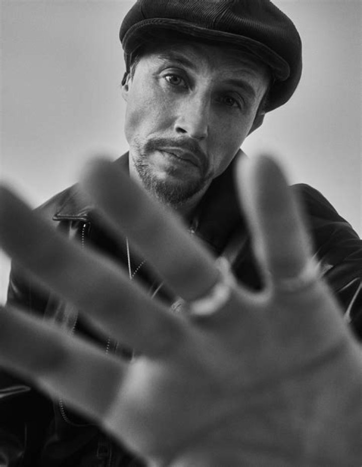 Watch Gary Barlow cover JP Cooper's 'She's On My Mind'