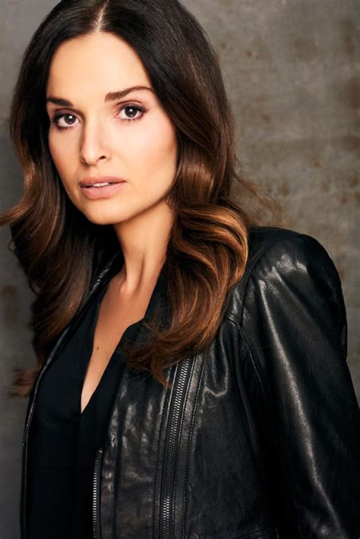 Gloria Votsis - Net Worth, Age, Height, Birthday, Bio, Wiki!