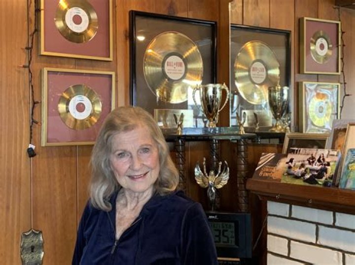 Gretchen Christopher - Net Worth, Age, Height, Birthday, Bio, Wiki!