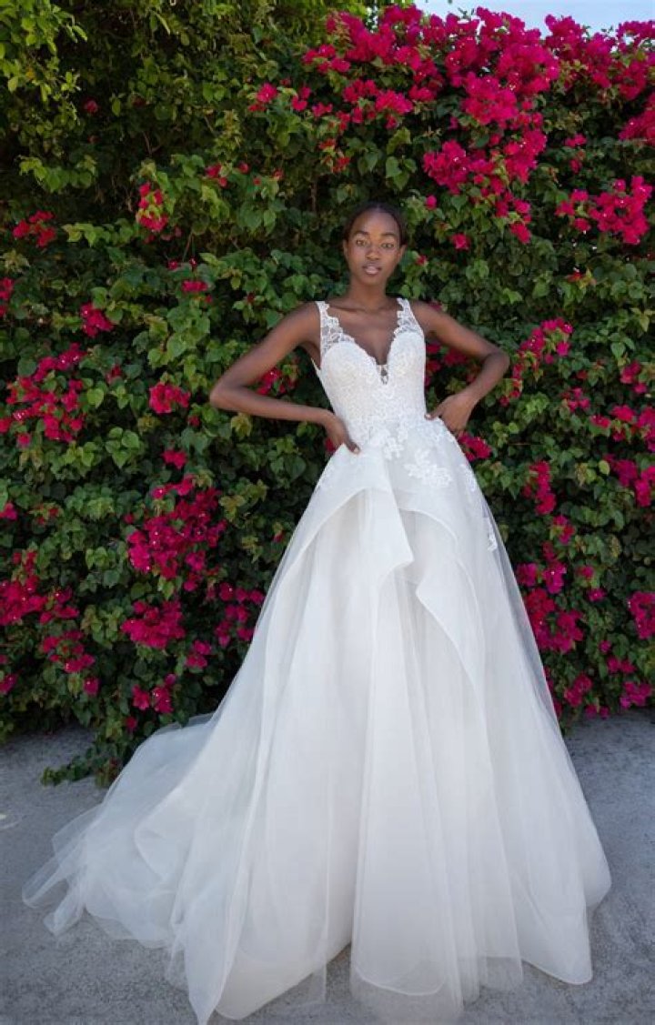 Hayley Paige- Wiki, Age, Height, Net Worth, Husband, Ethnicity