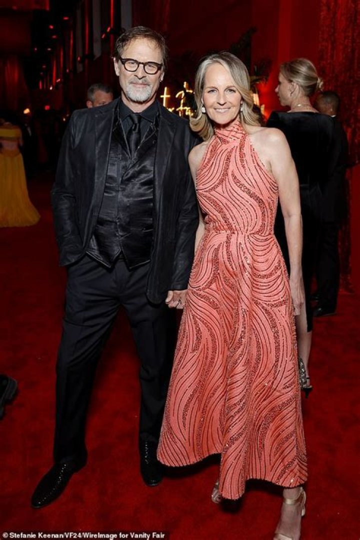 Who is Helen Hunt Dating – Helen Hunt's Boyfriend & Exes