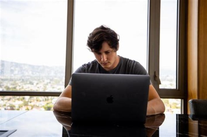 Internet Entrepreneur Jack Zuckowsky is Making Waves in Online Business