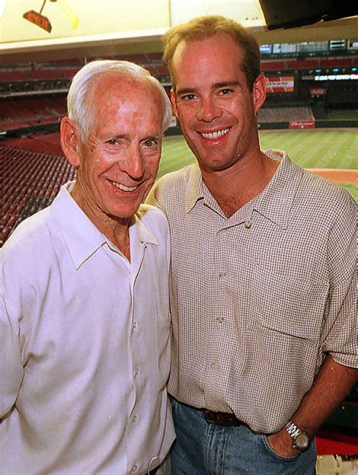 Jack Buck Net Worth, Age, Height, Bio, Birthday, Wiki!