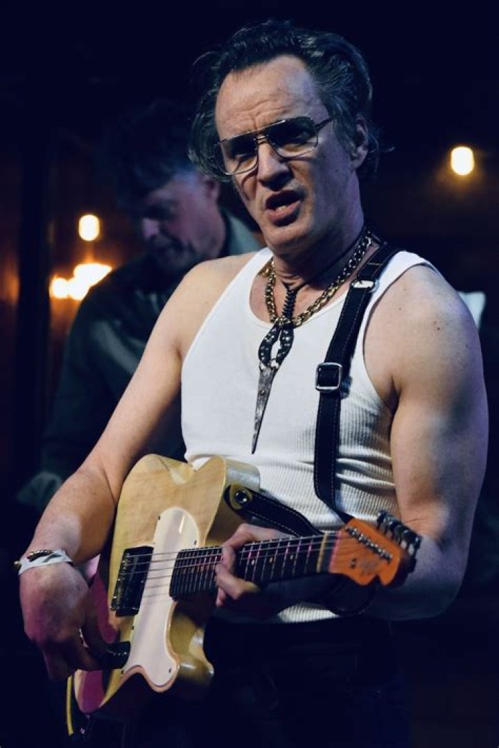 Fame | James Hall (musician) net worth and salary income estimation Apr, 2024