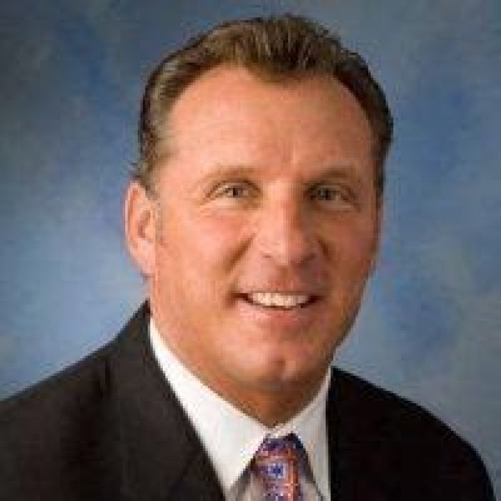 Fame | James Thornton (tight end) net worth and salary income estimation Apr, 2024