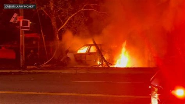 Jamie Foxx rescues driver from burning car