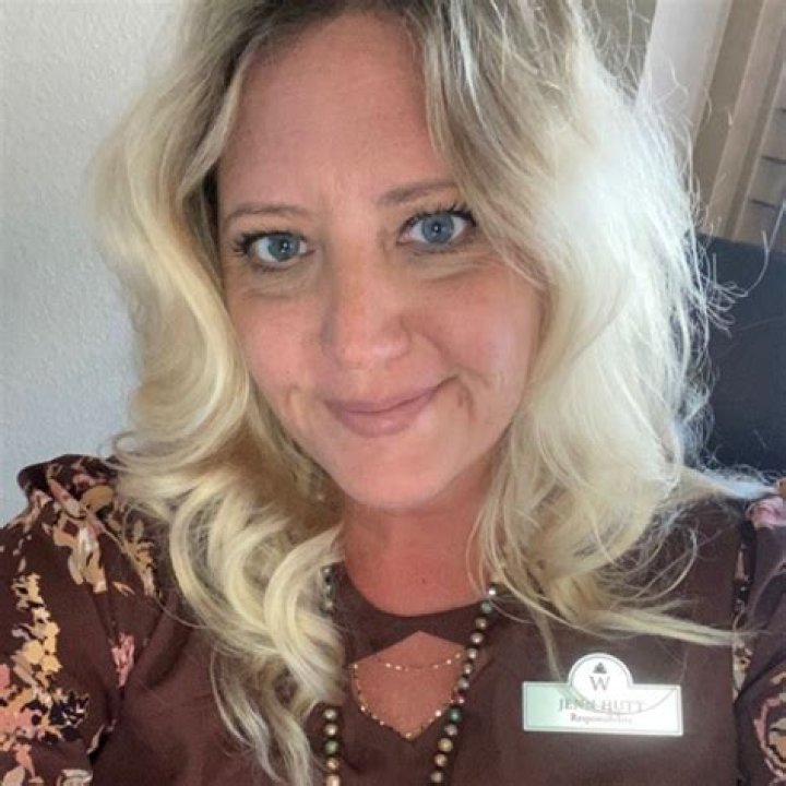 Jennifer Hutt - Net Worth, Age, Height, Birthday, Bio, Wiki!